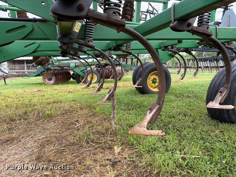 image for item OE9657 John Deere field cultivator