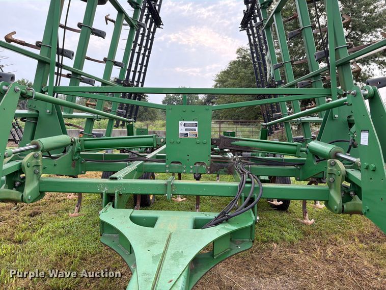 image for item OE9657 John Deere field cultivator