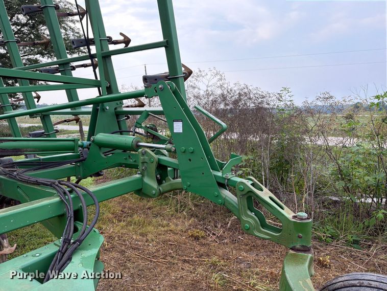 image for item OE9657 John Deere field cultivator