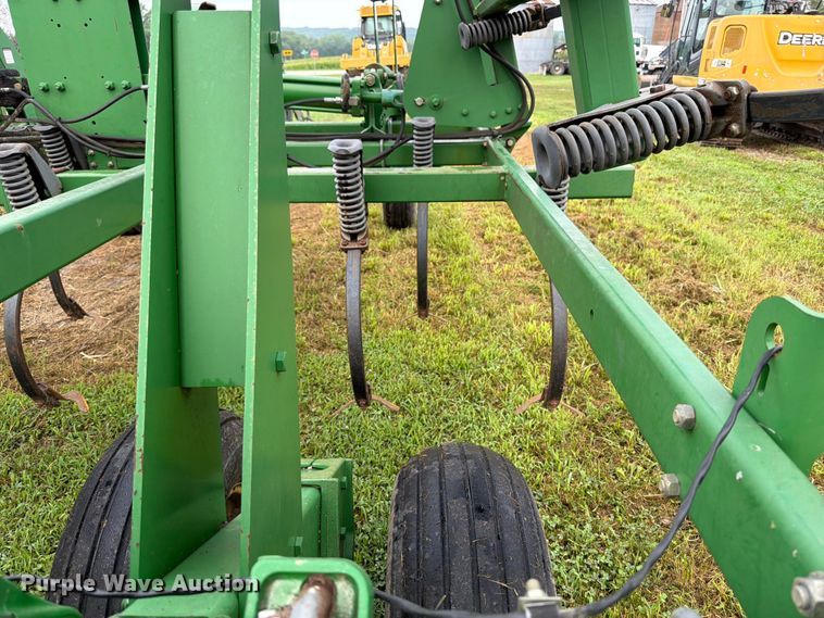 image for item OE9657 John Deere field cultivator