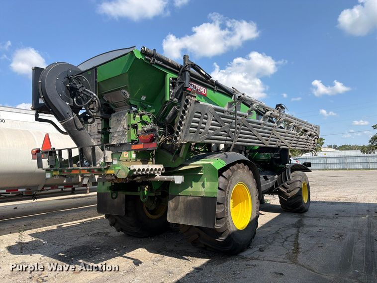 image for item YA4209 2023 John Deere 800R spreader
