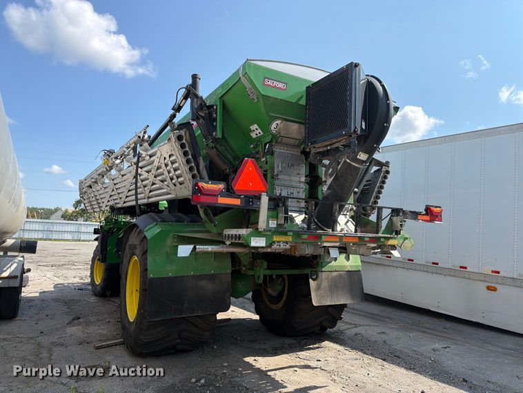 image for item YA4209 2023 John Deere 800R spreader