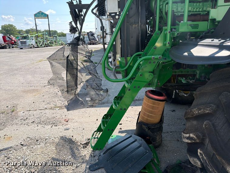 image for item YA4209 2023 John Deere 800R spreader