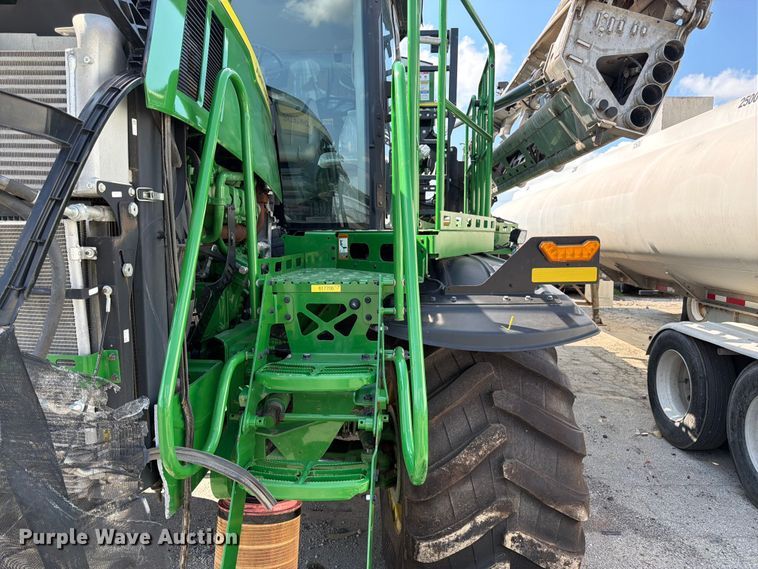 image for item YA4209 2023 John Deere 800R spreader