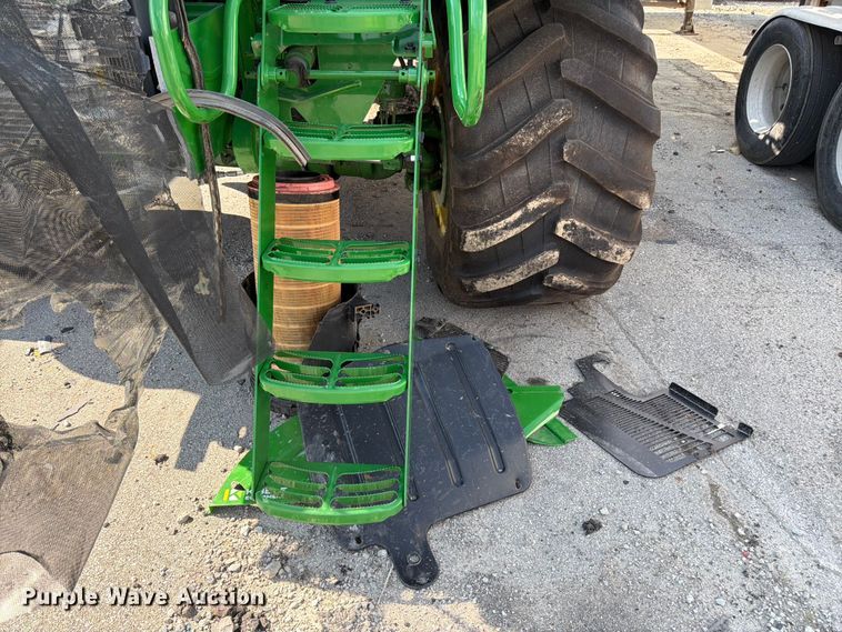 image for item YA4209 2023 John Deere 800R spreader