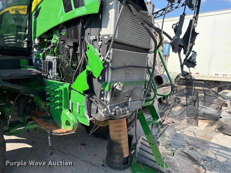 image for item YA4209 2023 John Deere 800R spreader