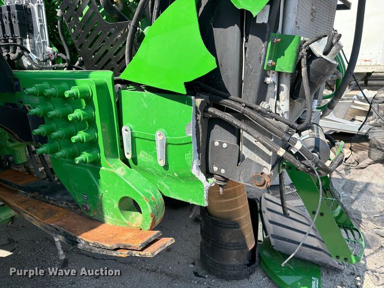 image for item YA4209 2023 John Deere 800R spreader