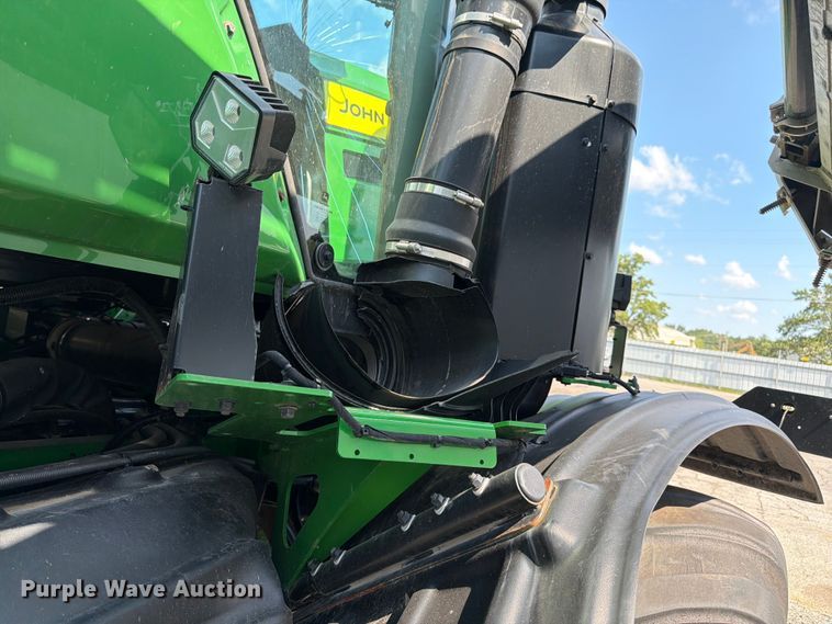 image for item YA4209 2023 John Deere 800R spreader