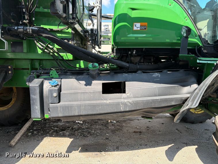 image for item YA4209 2023 John Deere 800R spreader
