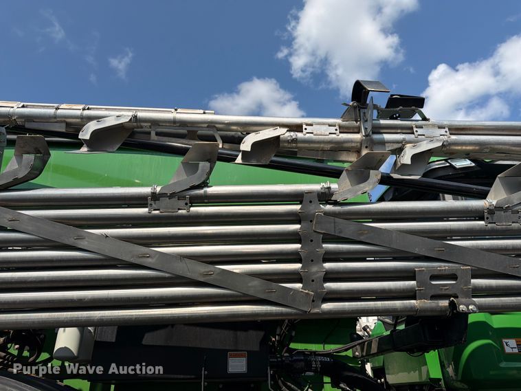 image for item YA4209 2023 John Deere 800R spreader
