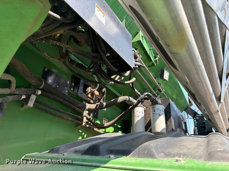 image for item YA4209 2023 John Deere 800R spreader