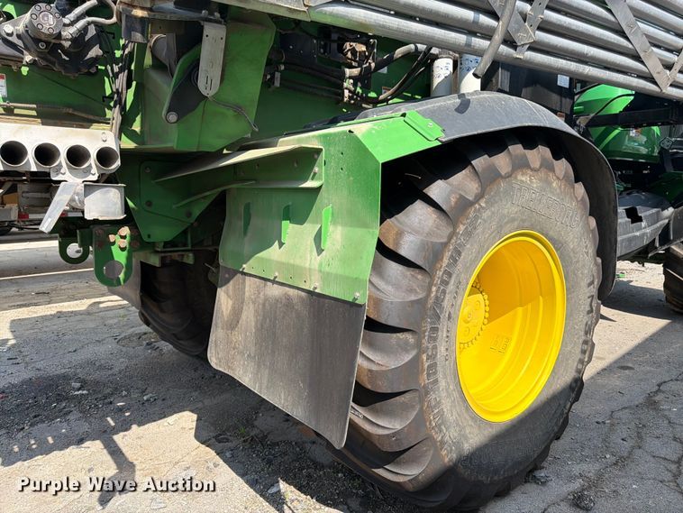 image for item YA4209 2023 John Deere 800R spreader