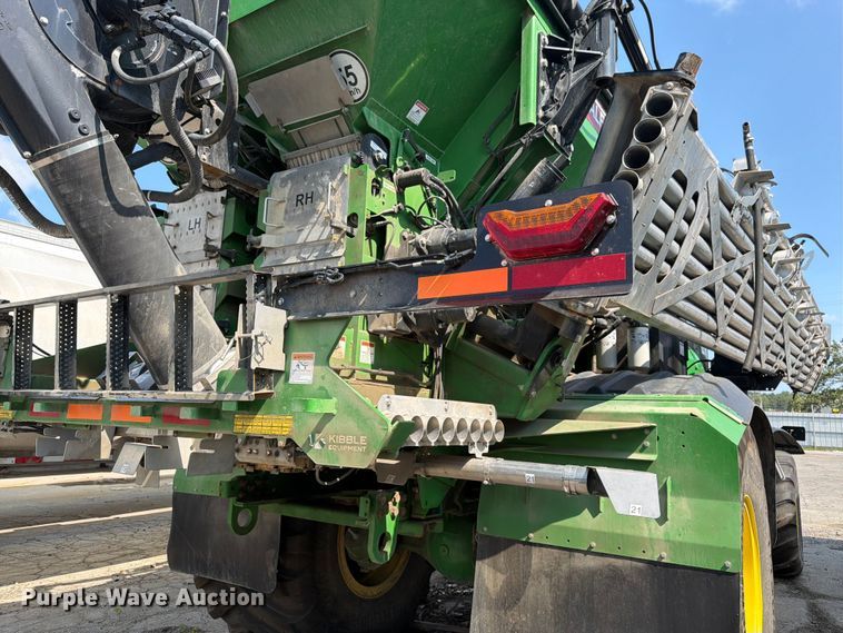 image for item YA4209 2023 John Deere 800R spreader