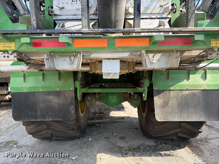 image for item YA4209 2023 John Deere 800R spreader