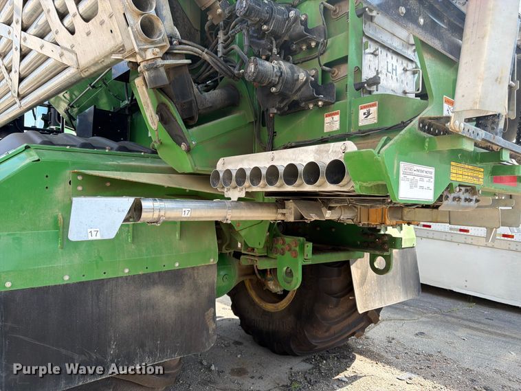image for item YA4209 2023 John Deere 800R spreader