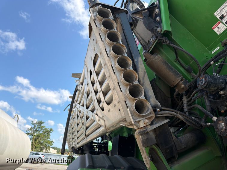 image for item YA4209 2023 John Deere 800R spreader