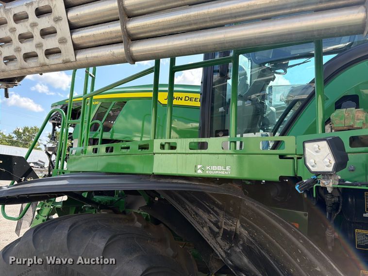 image for item YA4209 2023 John Deere 800R spreader