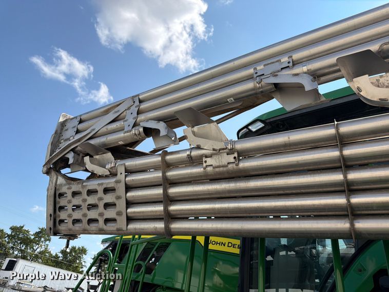 image for item YA4209 2023 John Deere 800R spreader