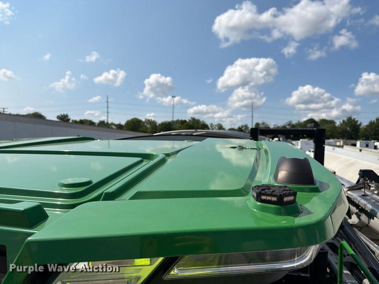 image for item YA4209 2023 John Deere 800R spreader