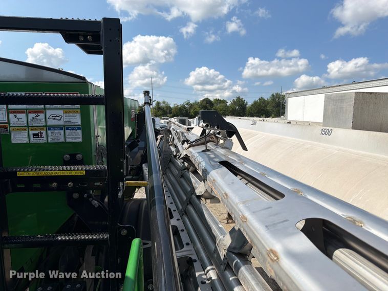 image for item YA4209 2023 John Deere 800R spreader