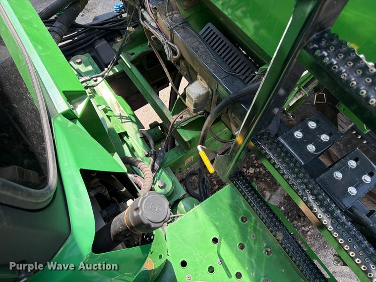 image for item YA4209 2023 John Deere 800R spreader