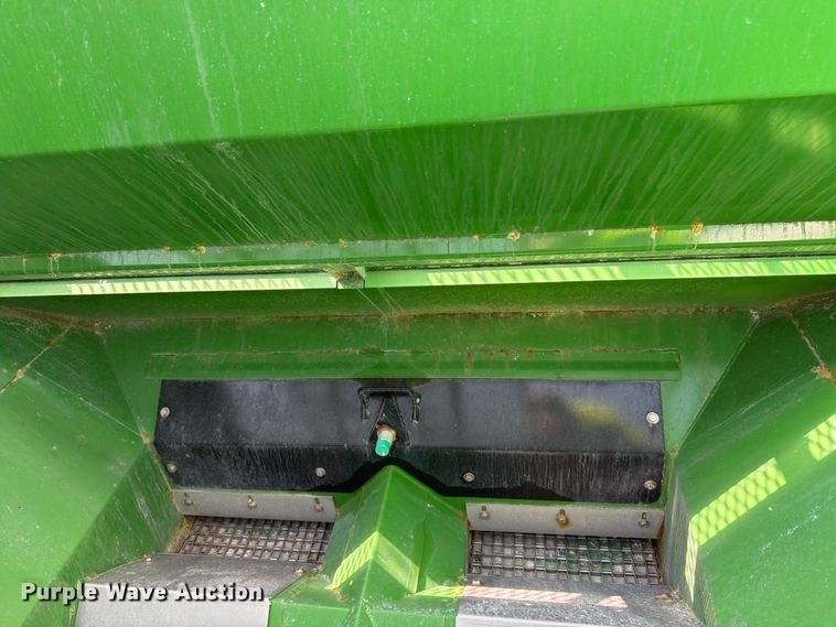 image for item YA4209 2023 John Deere 800R spreader