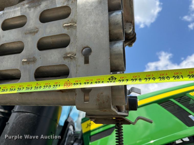 image for item YA4209 2023 John Deere 800R spreader