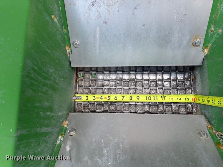 image for item YA4209 2023 John Deere 800R spreader