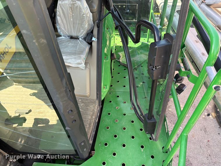 image for item YA4209 2023 John Deere 800R spreader