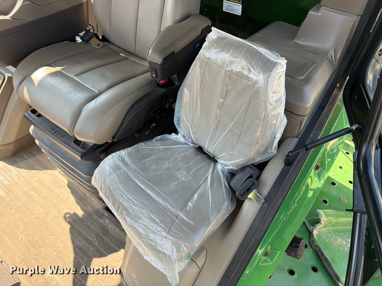 image for item YA4209 2023 John Deere 800R spreader