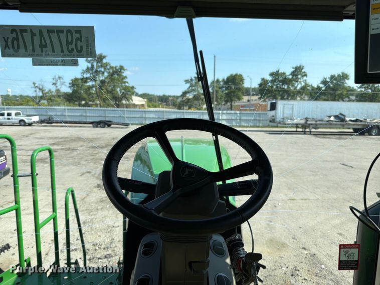 image for item YA4209 2023 John Deere 800R spreader