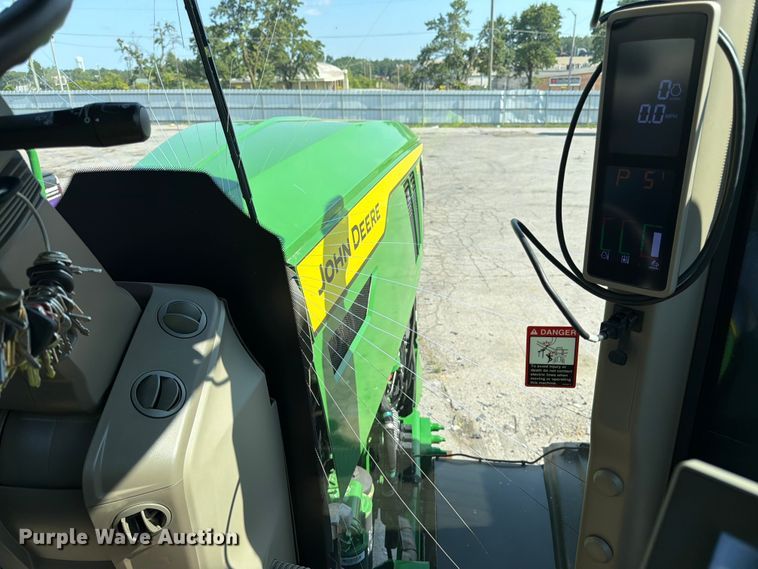 image for item YA4209 2023 John Deere 800R spreader