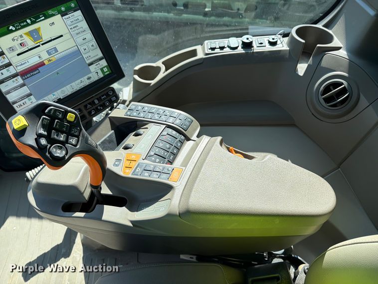 image for item YA4209 2023 John Deere 800R spreader