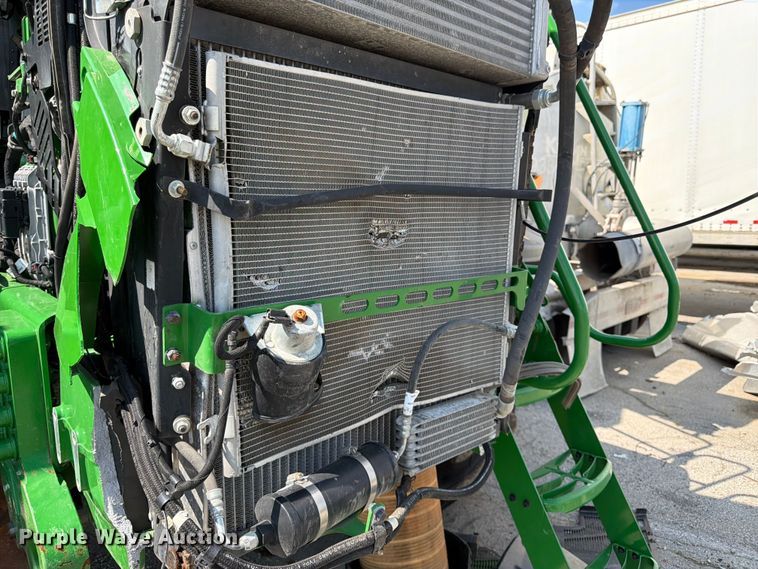 image for item YA4209 2023 John Deere 800R spreader