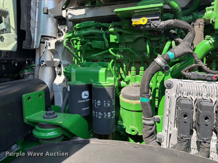 image for item YA4209 2023 John Deere 800R spreader