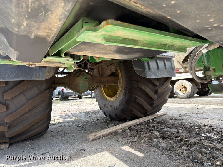 image for item YA4209 2023 John Deere 800R spreader