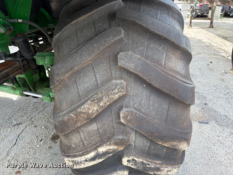 image for item YA4209 2023 John Deere 800R spreader