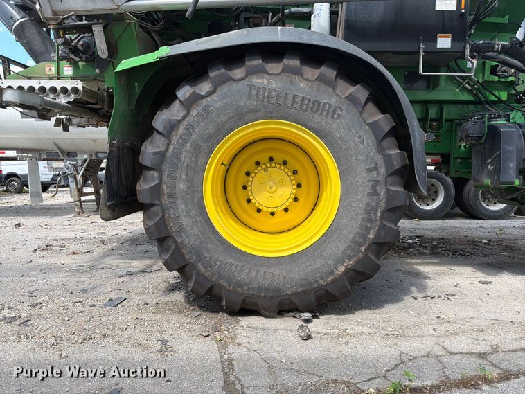 image for item YA4209 2023 John Deere 800R spreader