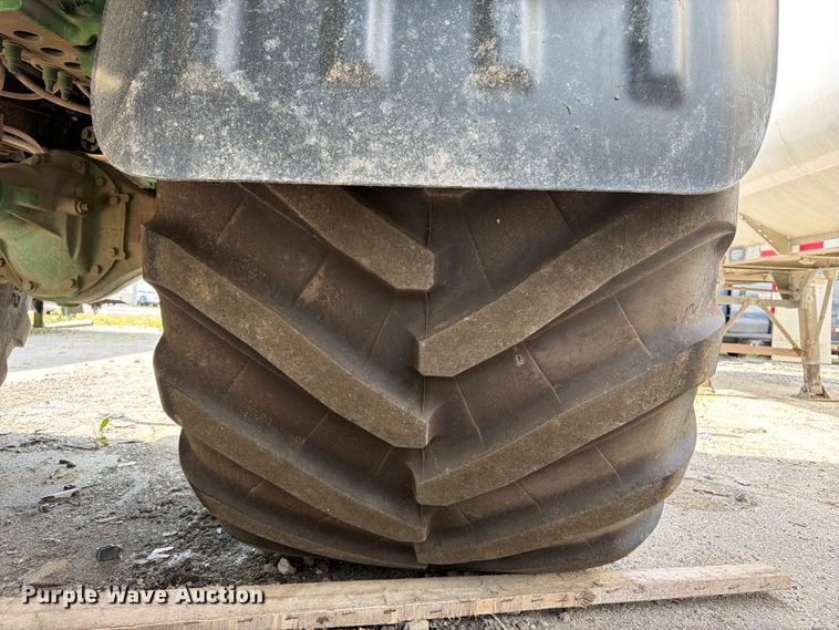 image for item YA4209 2023 John Deere 800R spreader