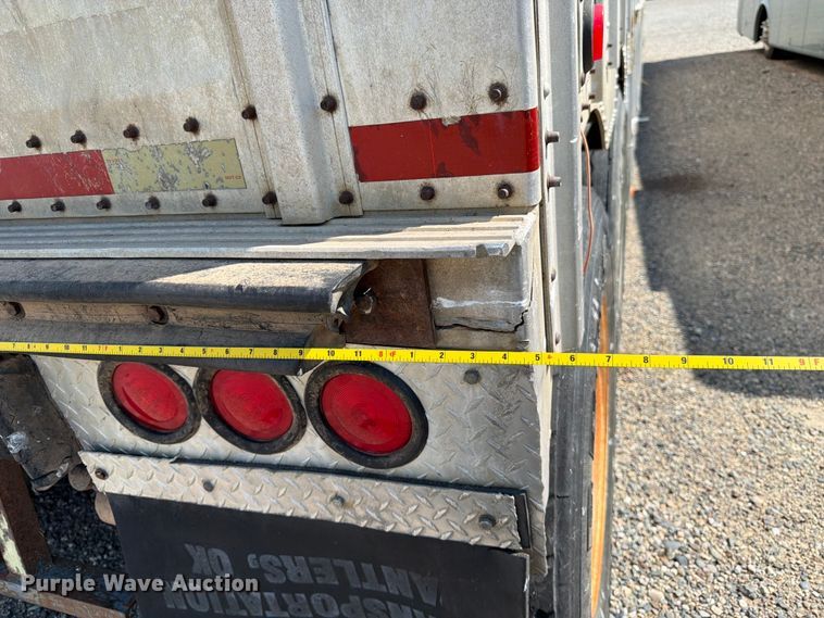 image for item YA4235 2015 Merritt livestock trailer