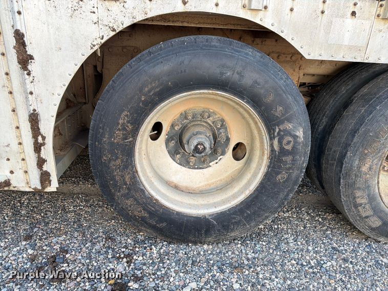 image for item YA4235 2015 Merritt livestock trailer