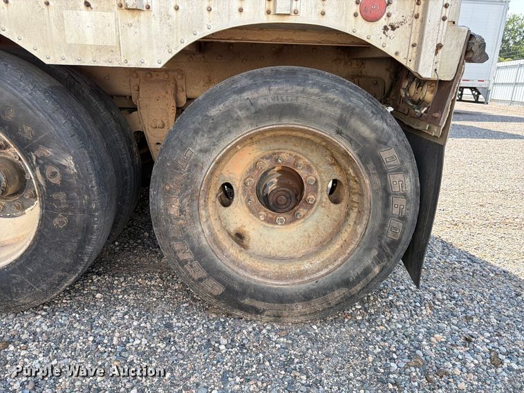 image for item YA4235 2015 Merritt livestock trailer