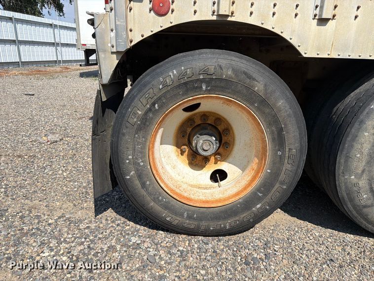 image for item YA4235 2015 Merritt livestock trailer