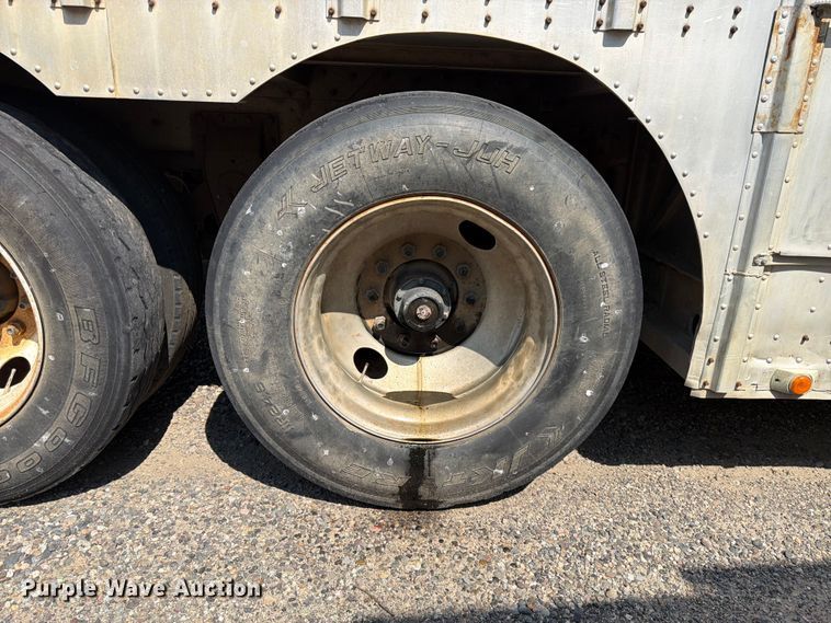 image for item YA4235 2015 Merritt livestock trailer