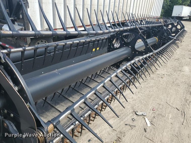 image for item YA4484 2015 MacDon FD75 flex draper head