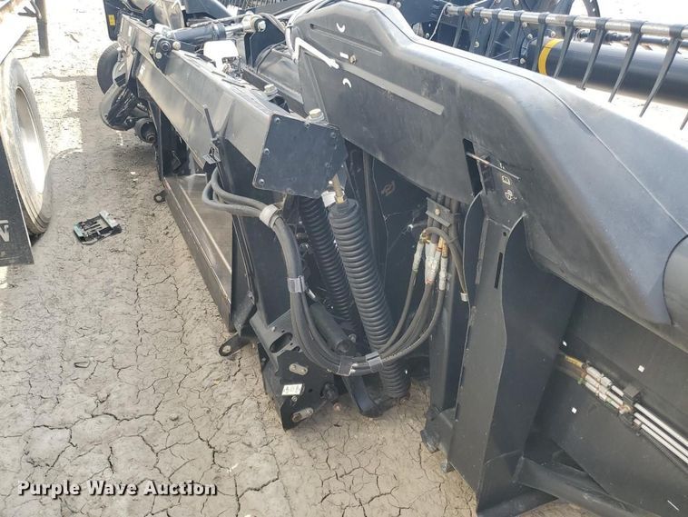 image for item YA4484 2015 MacDon FD75 flex draper head