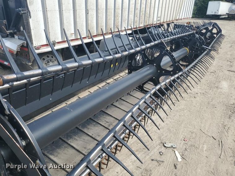 image for item YA4484 2015 MacDon FD75 flex draper head