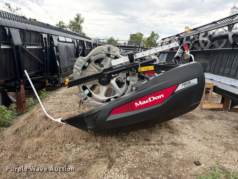 image for item YA4516 2023 MacDon FD235 flex draper head