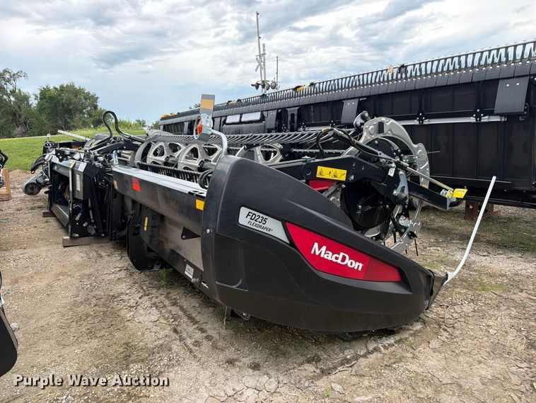 image for item YA4516 2023 MacDon FD235 flex draper head