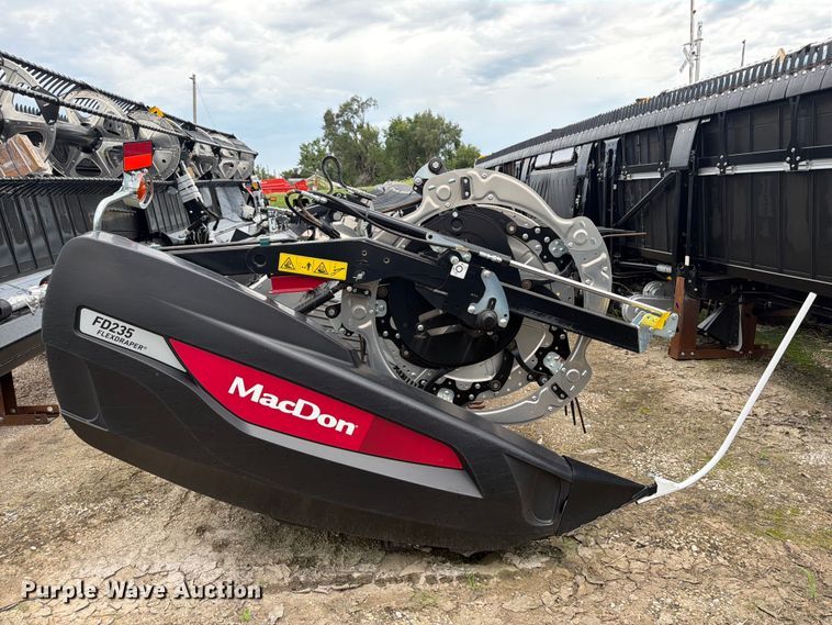 image for item YA4516 2023 MacDon FD235 flex draper head